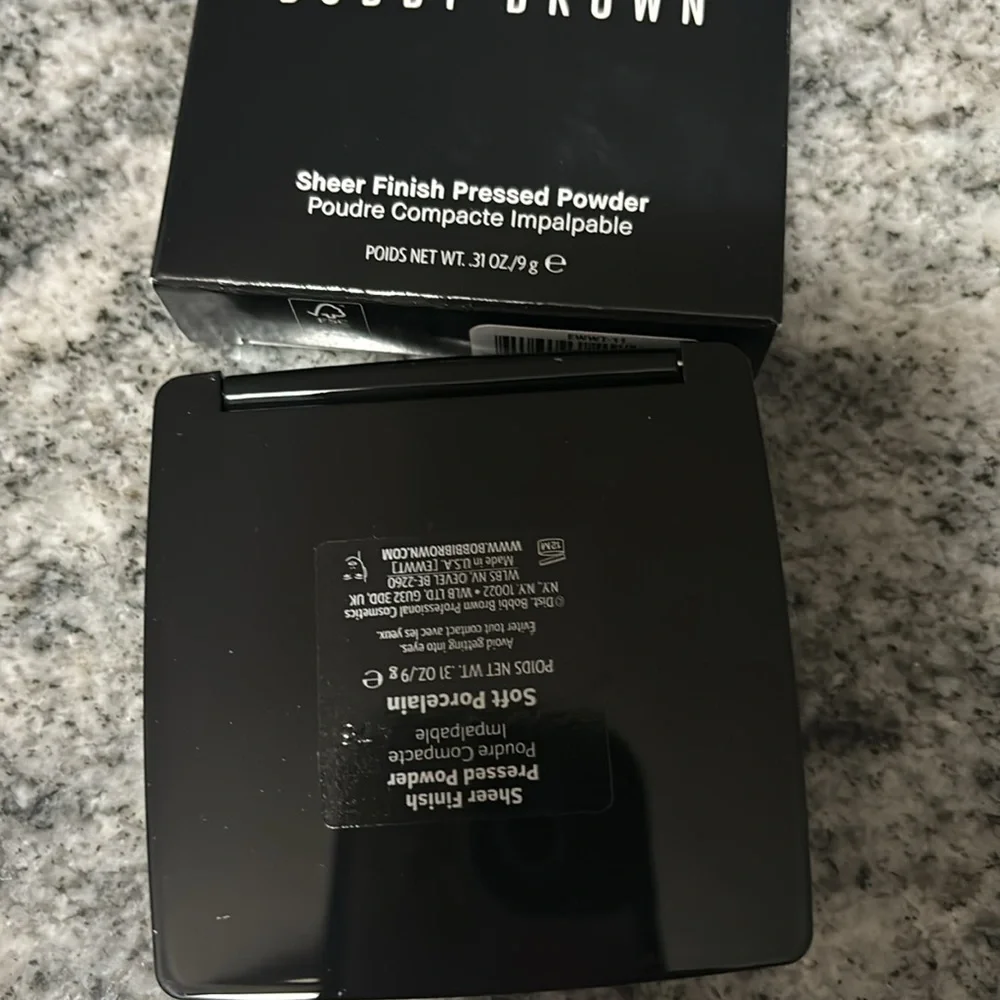Bobbi Brown Sheer Finish Pressed Powder Soft Porcelain 0.31oz 9g New Box